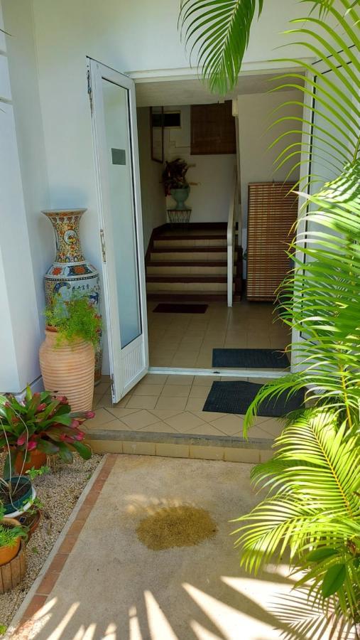 Tropical Palms Apartment Mauritius ポワント・オー・カノニエ エクステリア 写真